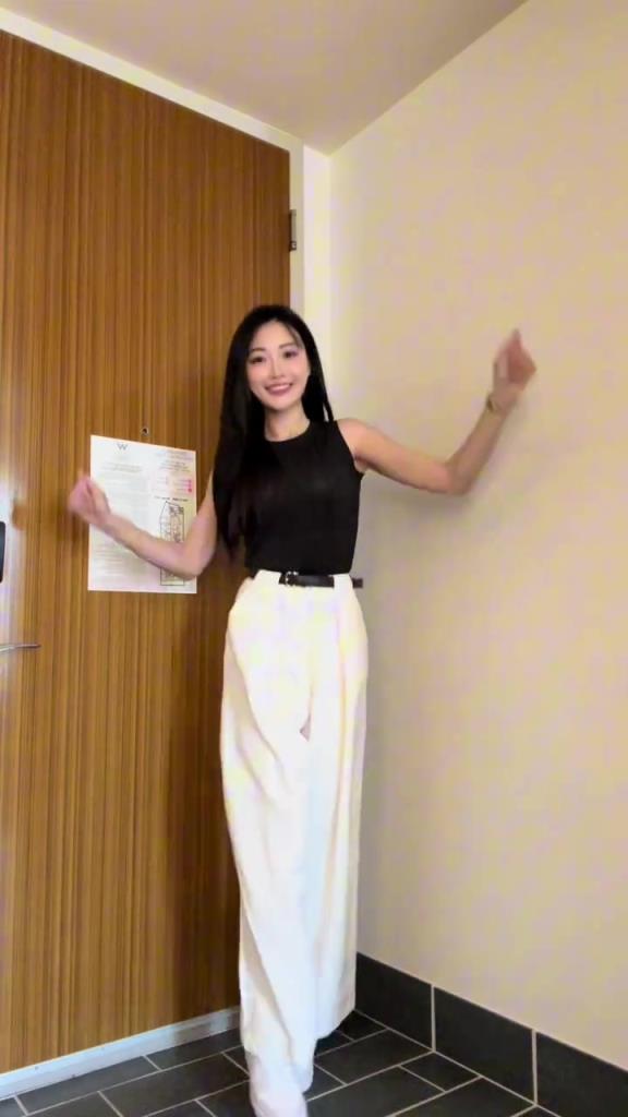 孟超曬自拍：常規(guī)賽正式收官啦，咱們季后賽見啦！