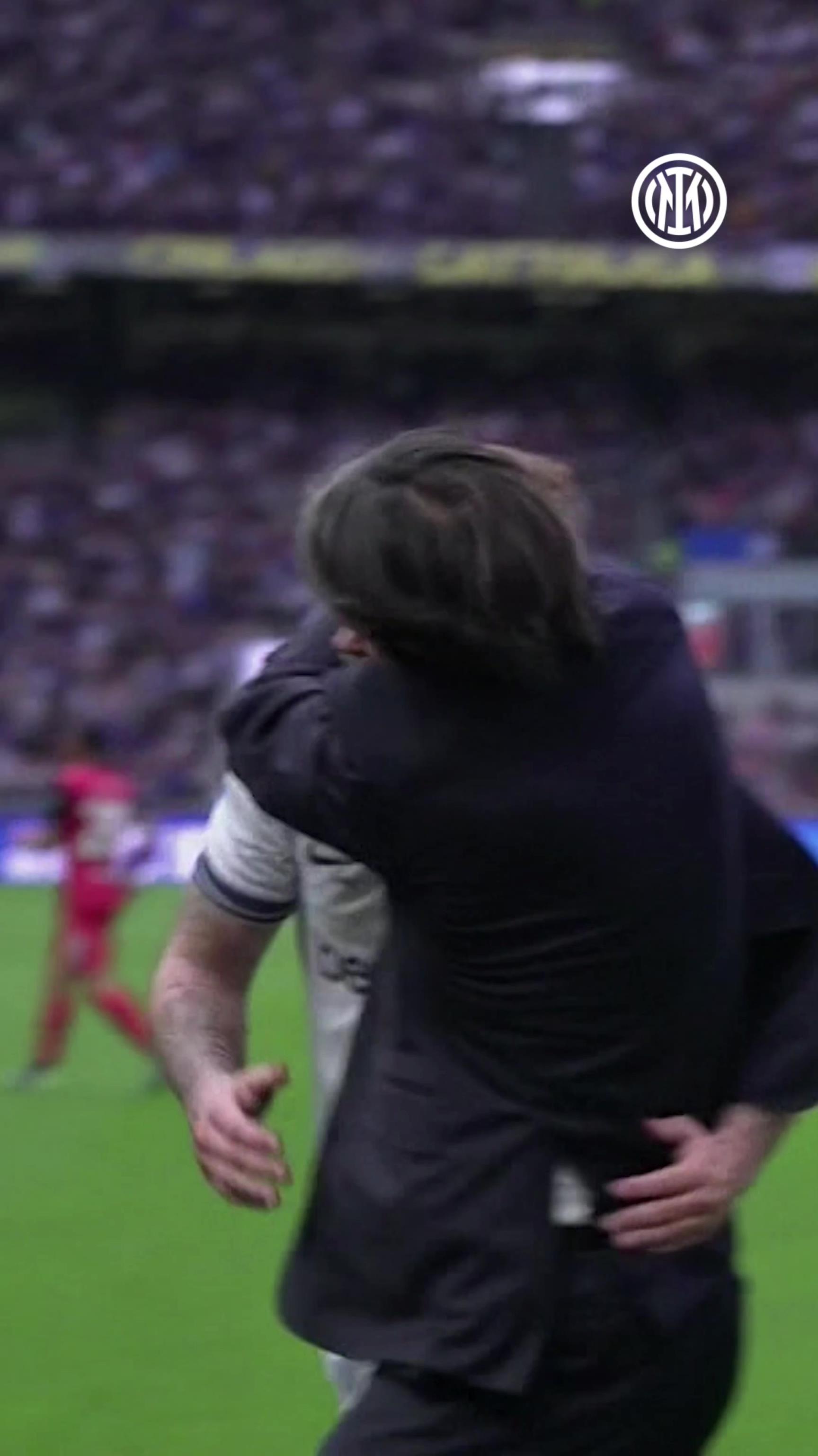 太銷(xiāo)魂，網(wǎng)友：阿瑙托維奇這腳傳球的確值得小因又摟又親