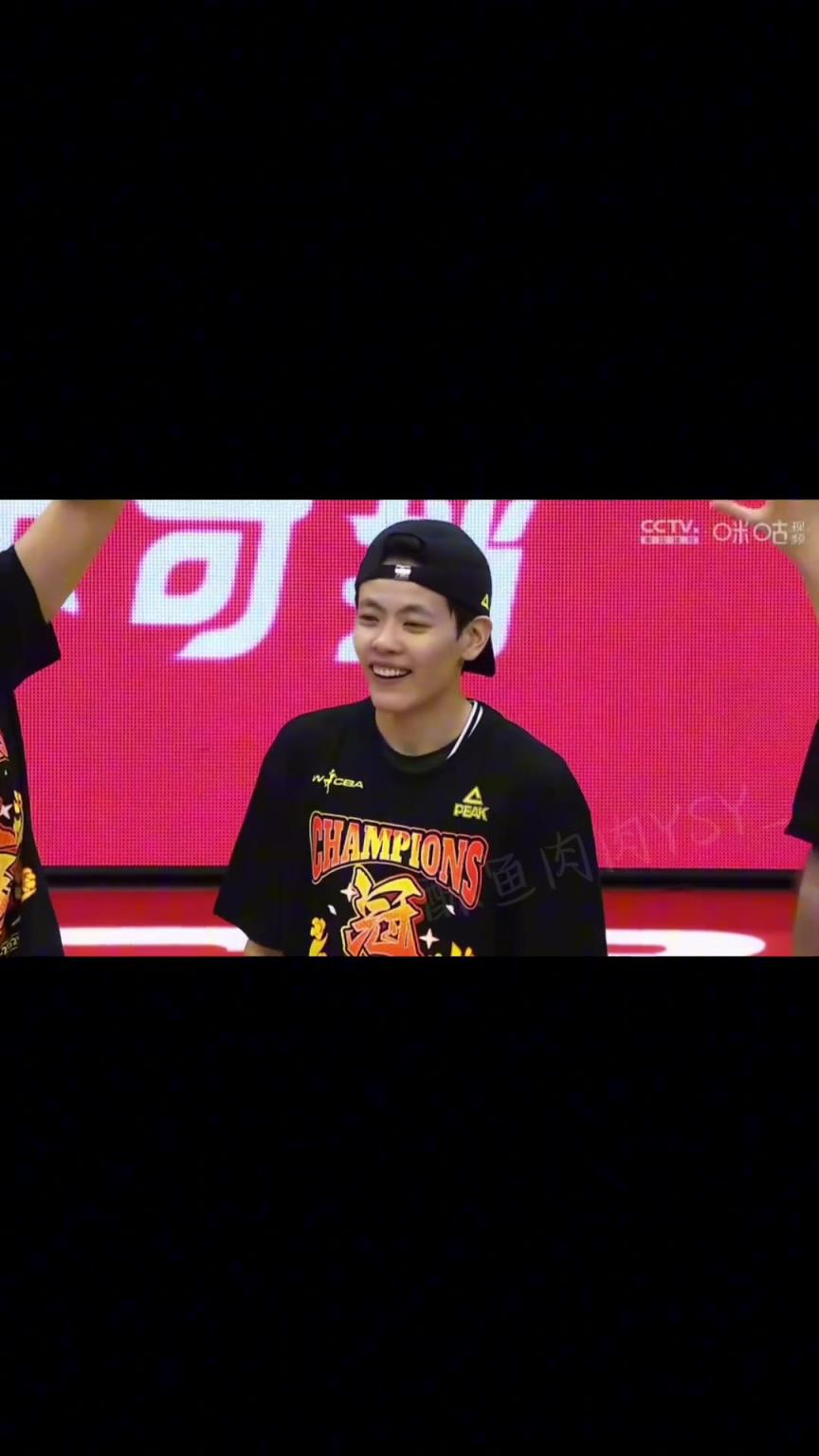 以小搏大以弱勝強 ；從不被看好，到站到最高的領(lǐng)獎臺...