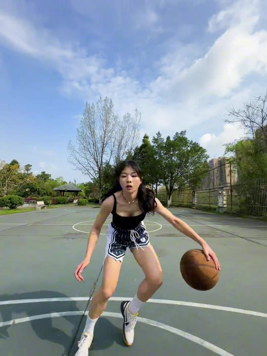 看著有點(diǎn)實(shí)力，敢背打我不？